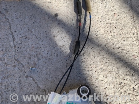 ФОТО Замок двери для Toyota Prius 30 (09-17) Киев
