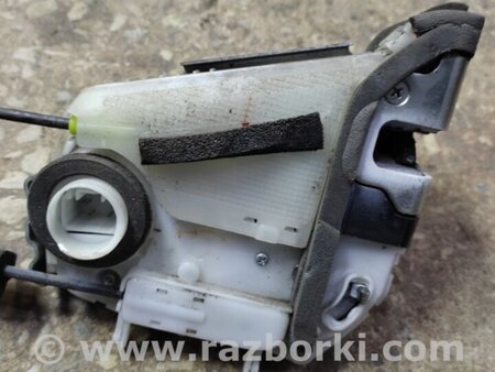 ФОТО Замок двери для Toyota Prius 30 (09-17) Киев