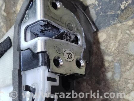 ФОТО Замок двери для Toyota Prius 30 (09-17) Киев
