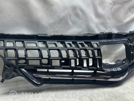 ФОТО Решетка радиатора для Toyota Prius Plus (11-14) Киев