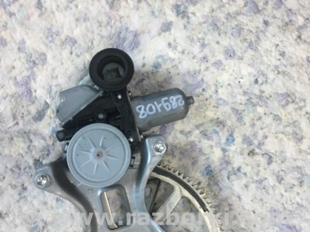 ФОТО Стеклоподъемник для Toyota Prius Plus (11-14) Киев