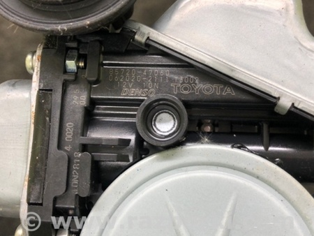ФОТО Стеклоподъемник для Toyota Prius Plus (11-14) Киев
