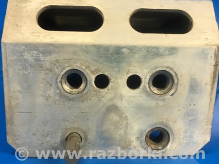 ФОТО Кронштейн усилителя переднего бампера для Toyota Prius Plus (11-14) Киев