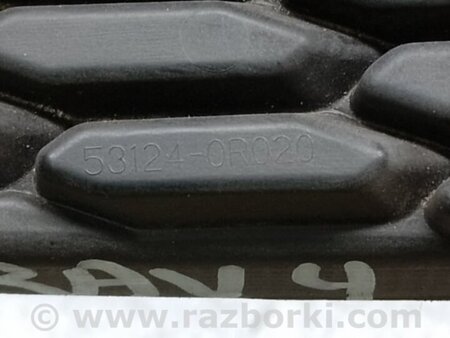 ФОТО Решетка переднего бампера для Toyota RAV-4 (15-18) Киев