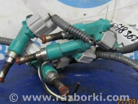 ФОТО Форсунка топливная для Toyota Sienna (11-16) Киев