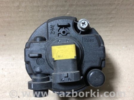 ФОТО Противотуманная фара для Nissan Tiida/Versa C11 Киев