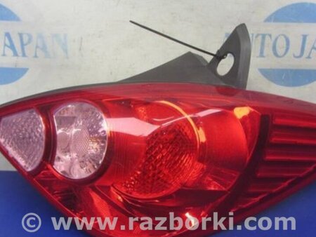 ФОТО Фонарь задний наружный для Nissan Tiida/Versa C11 Киев