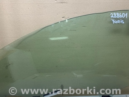 ФОТО Стекло двери для Toyota Yaris (05-11) Киев