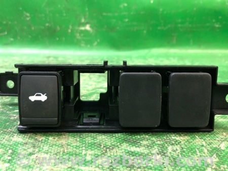 ФОТО Кнопка открывания багажника внутренняя для Nissan Altima L33 Киев