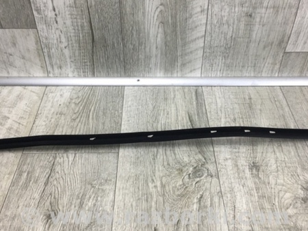ФОТО Уплотнитель стекла двери для Toyota Camry 30 XV30 (09.2001-03.2006) Киев