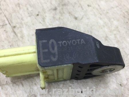 ФОТО Датчик удара для Toyota Camry 50 XV55 (04.2014-07.2018)  Киев
