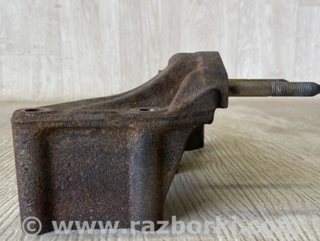 ФОТО Кронштейн крепления двигателя для Mitsubishi Carisma Киев