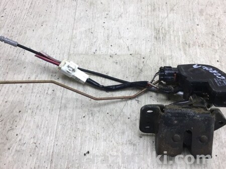 ФОТО Замок крышки багажника для Toyota Corolla E120 (08.2000-02.2007) Киев