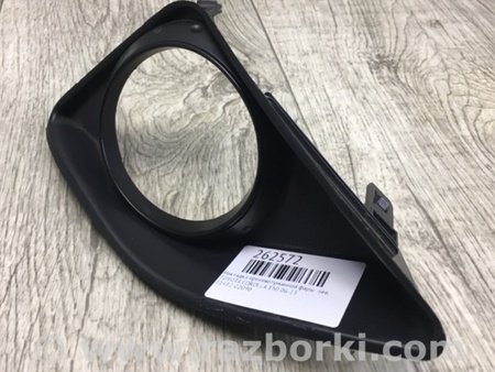ФОТО Накладка противотуманной фары для Toyota Corolla E150 (11.2006-08.2013) Киев