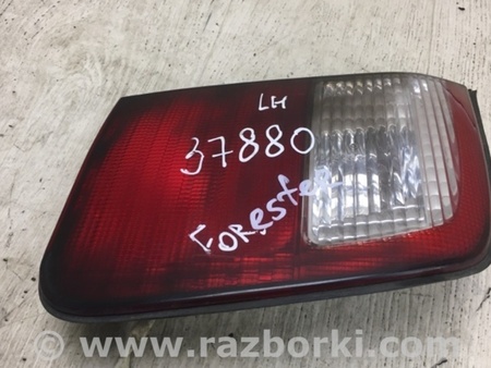 ФОТО Фонарь задний внутренний для Subaru Forester SF Киев