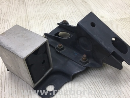 ФОТО Кронштейн усилителя переднего бампера для Subaru Forester SG Киев