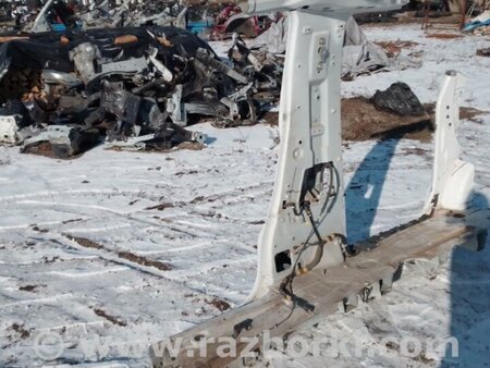 ФОТО Центральная стойка кузова для Nissan NV200 USA (2013-) Киев
