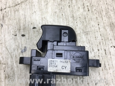 ФОТО Кнопка стеклоподьемника для Nissan Sentra B17 Киев