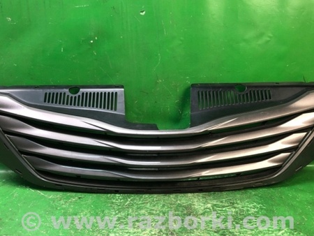 ФОТО Решетка радиатора для Toyota Sienna (11-16) Киев