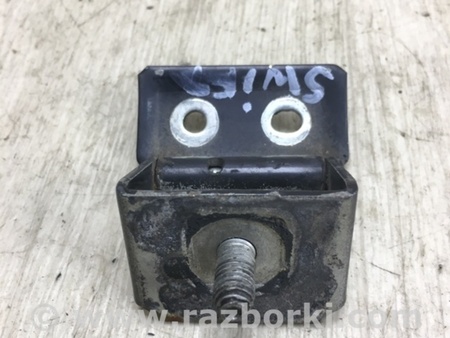 ФОТО Петля крышки багажника для Suzuki Swift Киев