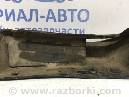 ФОТО Бризковик задній правий для Mitsubishi Pajero Wagon Киев