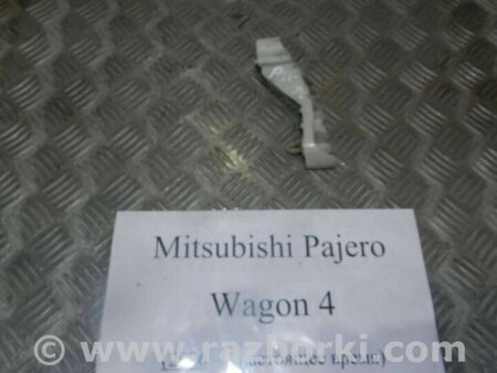 ФОТО Кронштейн бампера передній для Mitsubishi Pajero Wagon Киев