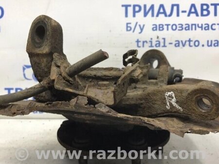 ФОТО Кулак поворотний правий зі маточкою для Mitsubishi Pajero Wagon Киев