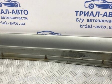 ФОТО Накладка порога зовнішня права для Mitsubishi Pajero Wagon Киев