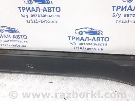 ФОТО Накладка порога зовнішня права для Mitsubishi Pajero Wagon Киев