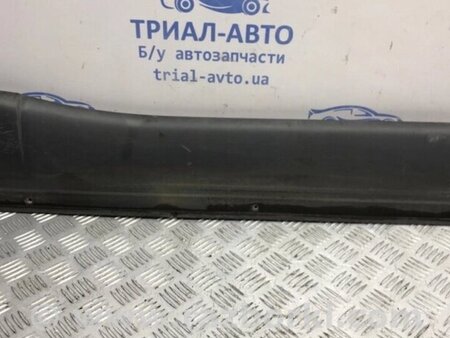 ФОТО Накладка порога зовнішня права для Mitsubishi Pajero Wagon Киев