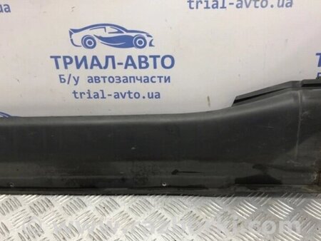 ФОТО Накладка порога зовнішня права для Mitsubishi Pajero Wagon Киев