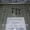 Обмежувач дверей задній правий Mitsubishi Pajero Wagon