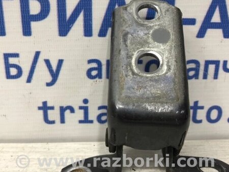 ФОТО Петля двері задньої правої нижня для Toyota RAV-4 (05-12) Киев