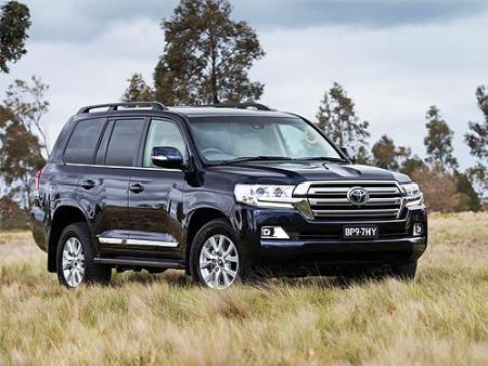 Бампер передний + решетка радиатора для Toyota Land Cruiser 200 Киев