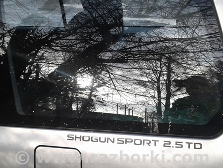 Стекло заднее боковое "форточка" для Mitsubishi Pajero Sport Ровно