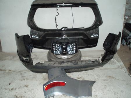Клыки заднего бампера для Mitsubishi Outlander XL Ровно