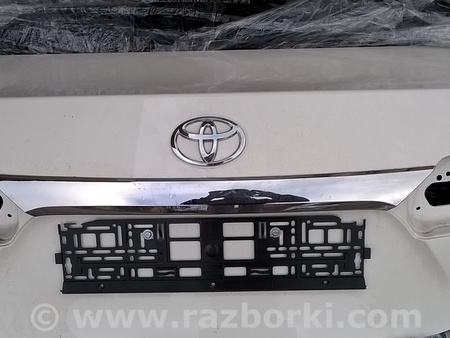 Крышка багажника для Toyota Corolla (все года выпуска) Ровно
