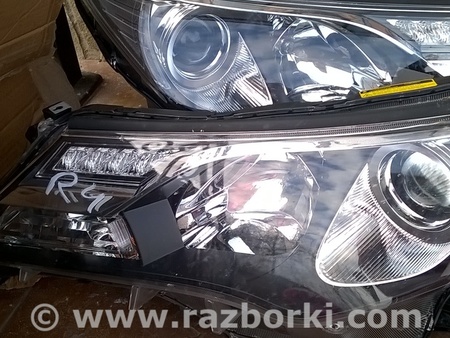 Фары передние для Toyota RAV-4 (05-12) Ровно