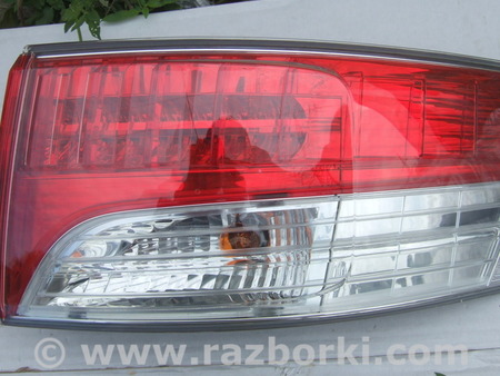 Фонарь задний правый для Toyota Avensis (все года выпуска) Ровно