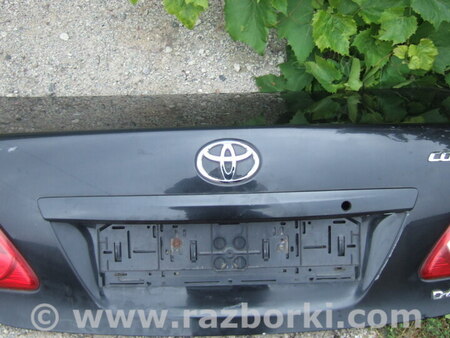 Крышка багажника для Toyota Corolla (все года выпуска) Ровно