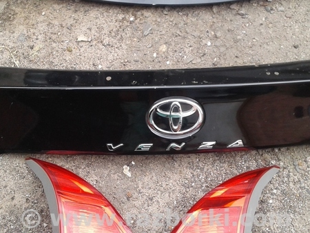 Накладка крышки багажника для Toyota Venza Ровно