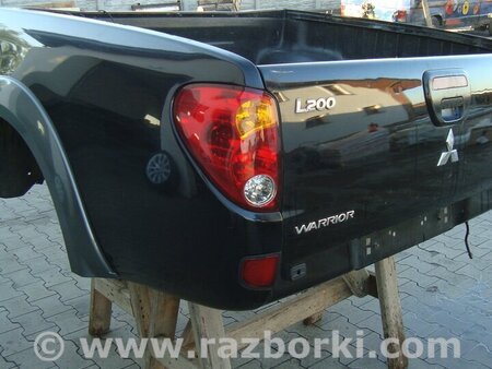 Крышка багажника в сборе для Mitsubishi L200 Ровно