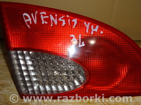 Фонарь задний внутренний для Toyota Avensis (все года выпуска) Львов