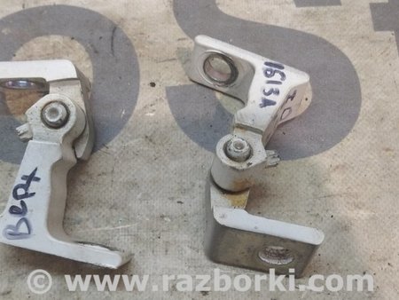 Петля двери для Seat Ibiza Киев 8K0831402F