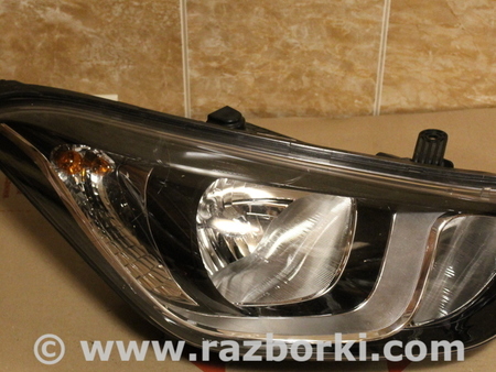 Фара передняя правая для Hyundai i20 Львов 92102-4p500