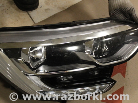Фара передняя правая для Renault Megane Львов 260102555R