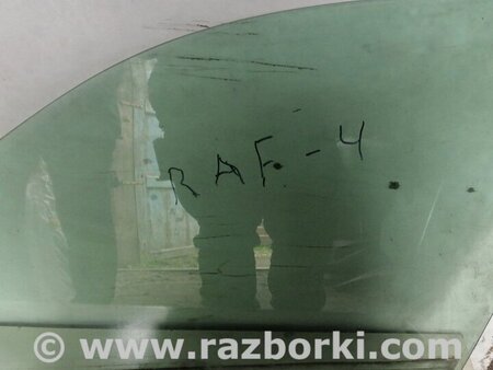 Стекло передней левой двери для Toyota RAV-4 (00-05) Киев 6810242090