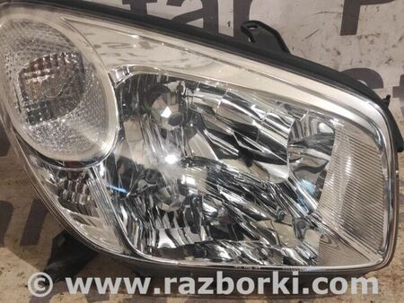 Фара передняя правая для Toyota RAV-4 (00-05) Киев 8110542250