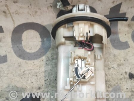 Топливный насос для Toyota Corolla Verso (04.2004-03.2009) Киев 232210D070