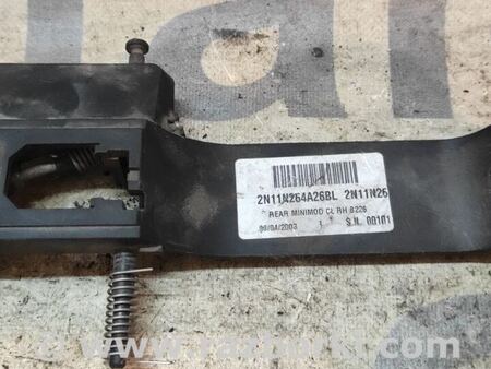 Кронштейн ручки для Ford Fusion 1 поколение (02-12) Киев 1372505